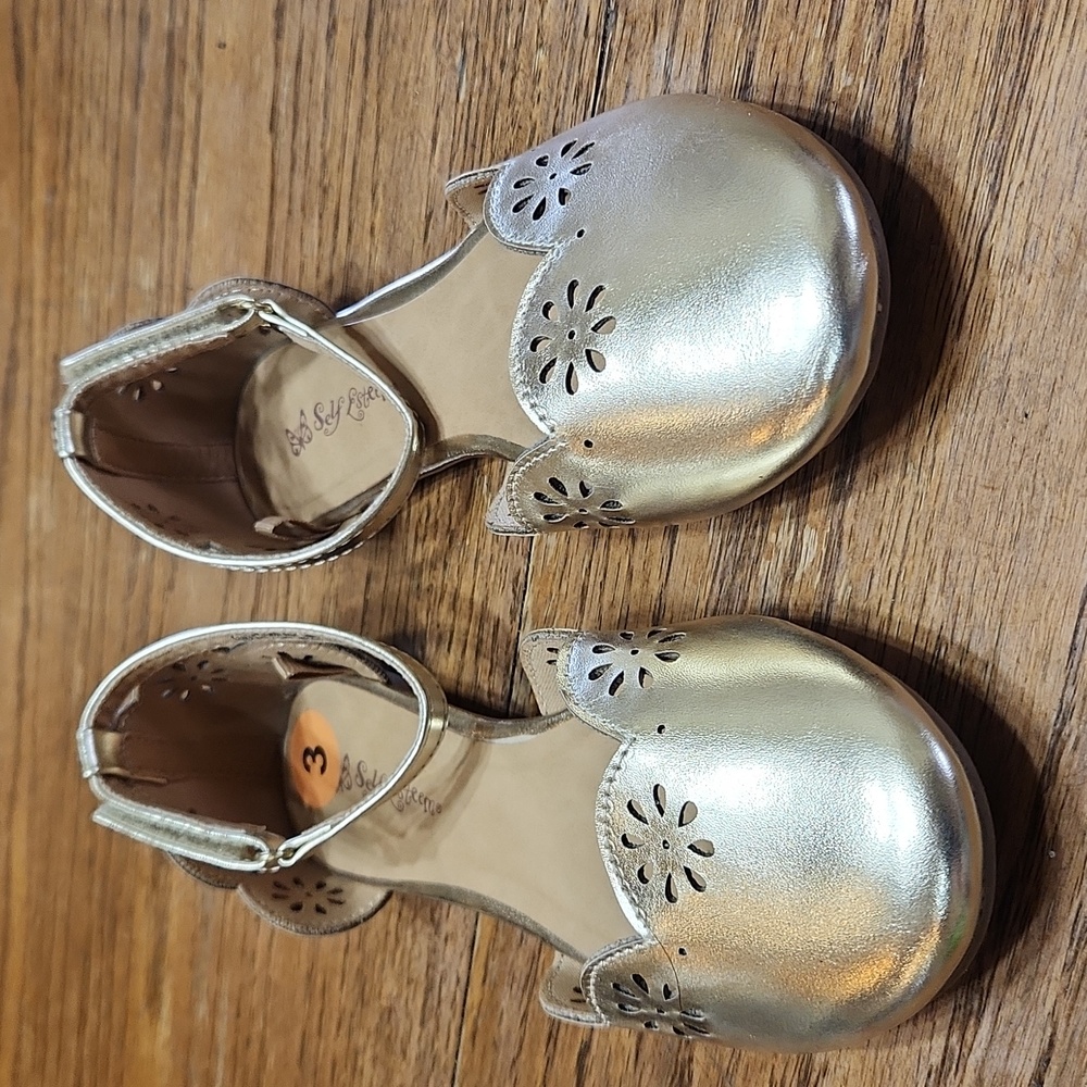 Self Esteem Gold Flats Size 3